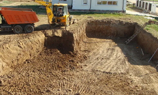 Рытье котлованов под фундамент в Аксае – цена от 2603 руб. за м3 | 2Землекопа-Акс