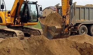 Выкопать яму экскаватором в Аксае от 937 руб. - 2Землекопа-Акс